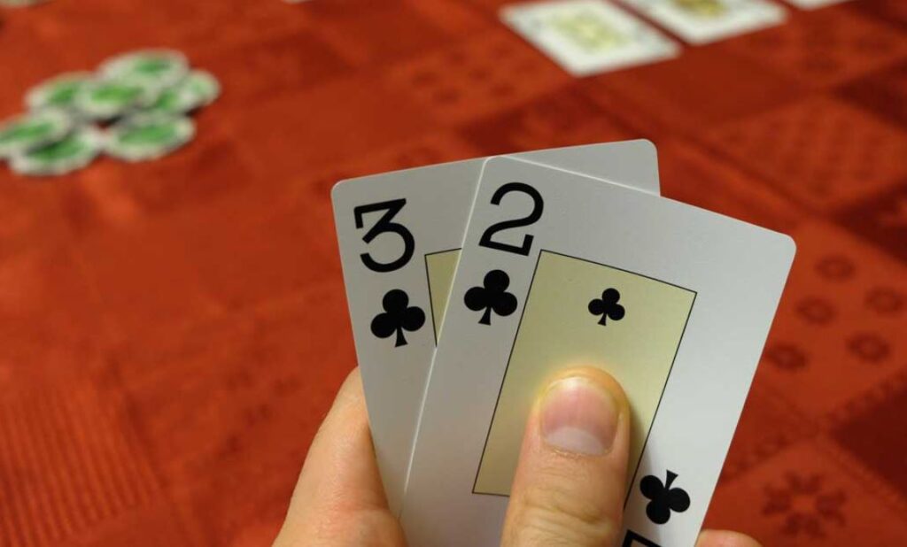 Semi-bluff trong Poker online