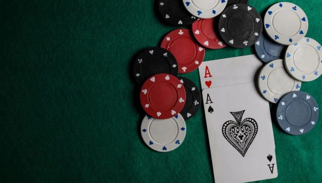 kinh nghiệm Squeeze poker là gì